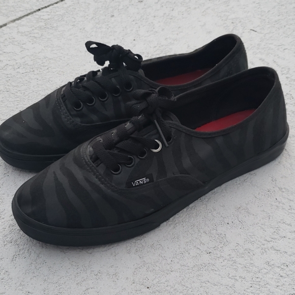 Vans - Picture 3 of 5